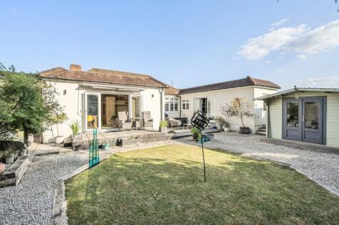 Mavis Avenue, Epsom