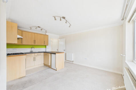 CAM03218G0-PR0701-STILL005