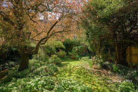 Garden, Tudor House II, High St West, Uppingham
