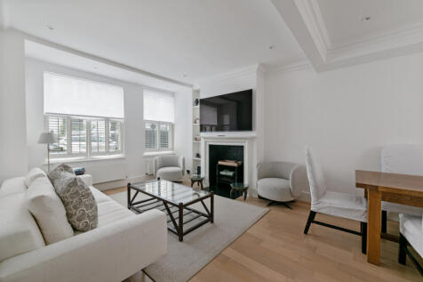 ** SHORT LET ** 3 Bedroom House In Chelsea availa