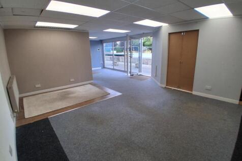 Retail Property (high street) to rent Image 3