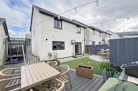Halecombe Road 17 - Rear.jpg