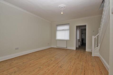 Halegate Road, Widnes, WA8 photo 3