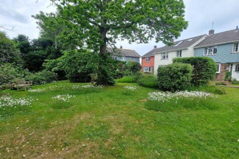 Front overlooking Communal Gardens