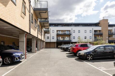 Thornbury Way, E17