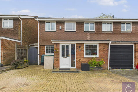 Wokingham, RG41 - property photo