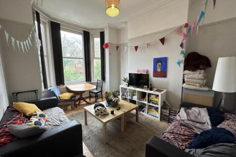 Swinbourne Grove, Withington, £142pppw photo 2