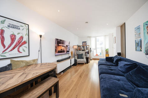 1 Bedroom Flat in E1 6LF