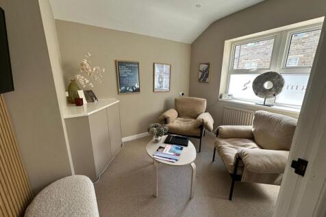 Office to rent Image 5