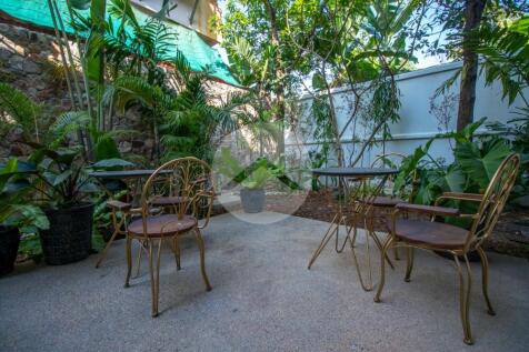 4 Bedroom Wooden Villa For Sale - Wat Damnak, Siem Reap