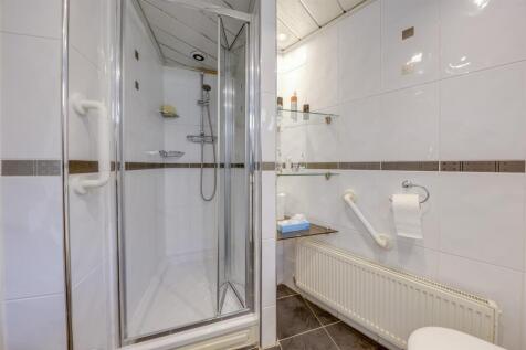 En Suite Shower Alt 2
