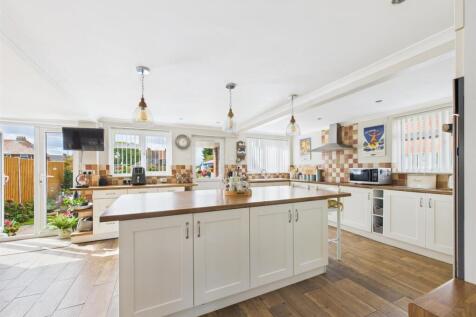 Open Plan Kitchen/Dining Room