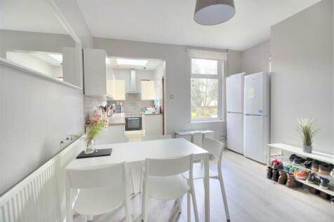 Kitchen 2.jpg