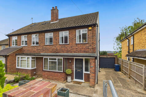 CAM02909G0-PR0498-STILL015