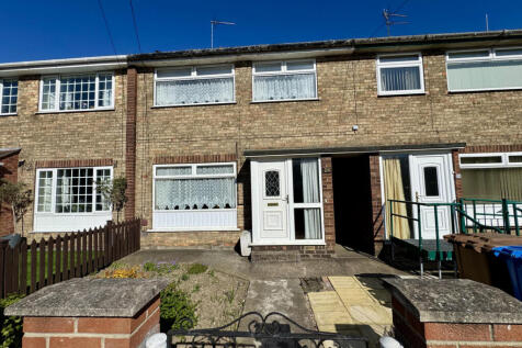 3 Bedroom House - mid terrace for Sale
