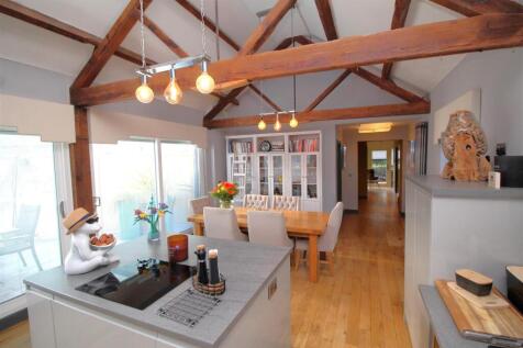 kitchen diner 1.JPG