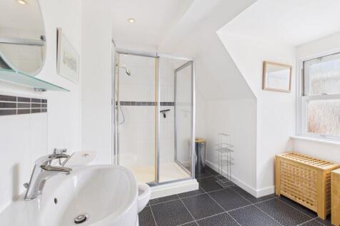 Top floor shower room