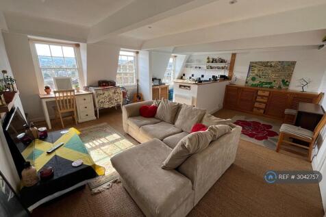 Full Of Natural Light With Beautiful Views