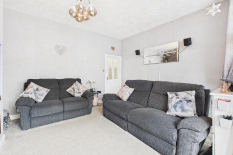 CAM03729G0-PR0019-STILL004