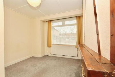 Coombe Road, N22