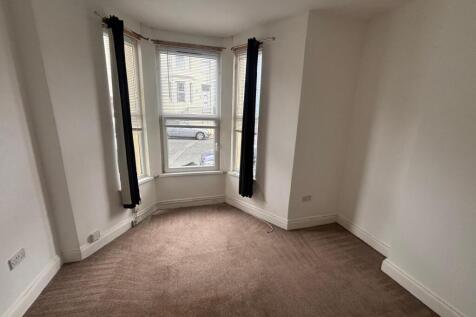 12 Ashford Road Flat 2 photo 5