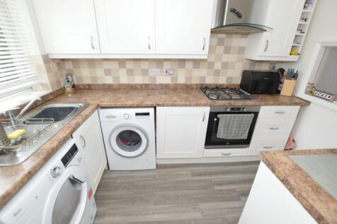 2 Bedroom Terraced House, Barnetts Way, Tunbridge Wells photo 3