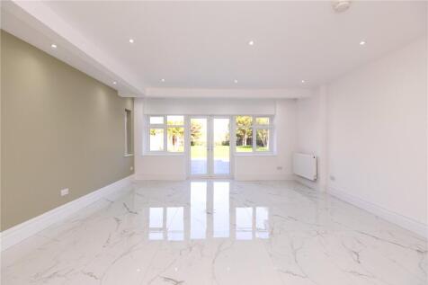 Bulstrode Way, Gerrards Cross, Buckinghamshire, SL9 photo 4