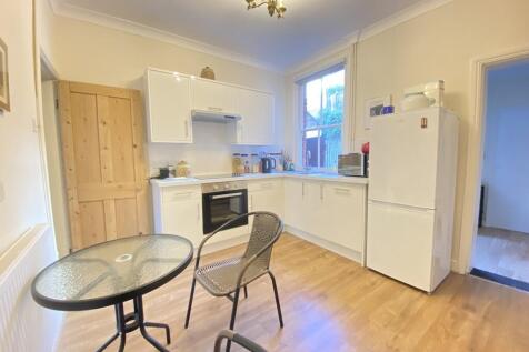Kitchen dining ro...