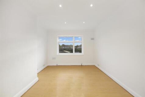 102 District Road Wembley HA0 2LG - 014.jpg