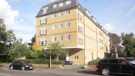 1-bed flat on Valley House, EN8 8JB, £1,300/mo