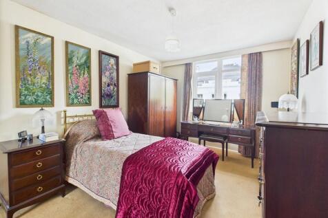 CAM03974G0-PR0135...