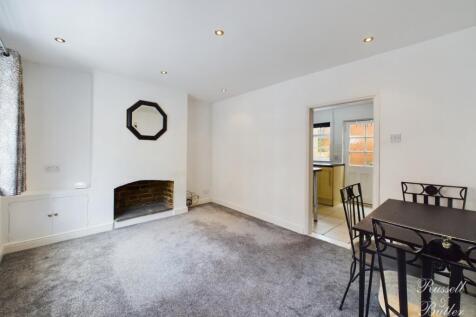 CAM02127G0-PR0124-STILL001