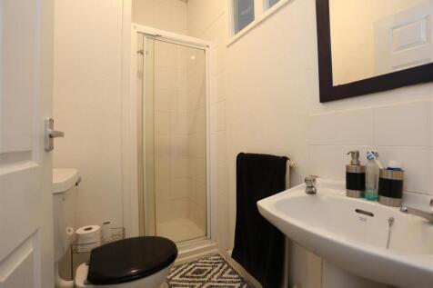 2, 37 Regency Square Bathroom.JPG