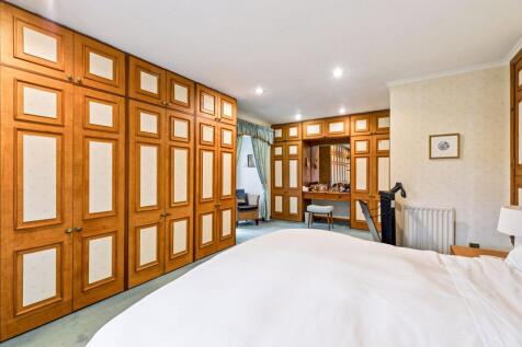4 bed, 4 bath Detached in Glasgow - Photo 31
