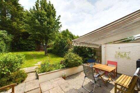 CAM02023G0-PR0054-STILL022