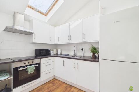 CAM02615G0-PR0168-STILL010