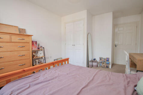 Bedroom One (2)