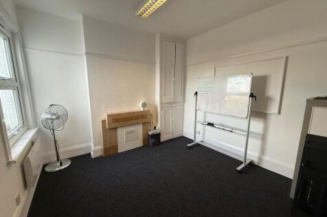 First Floor Middle Suite