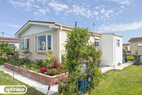 2 Bedroom Park Home for Sale