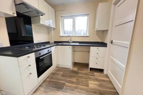 Bratton Close, Penhill, Swindon, SN2 5LF photo 3