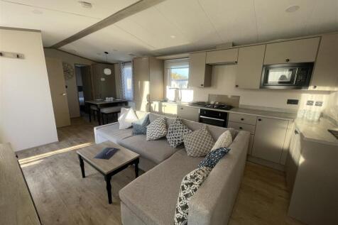 3 Bedroom Static Home For Sale By Guildcrest Estat