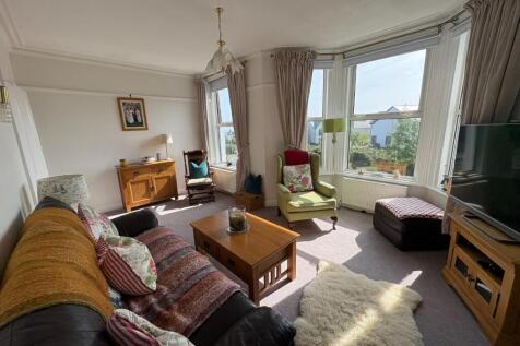 Sitting Room_Bed 2.JPEG