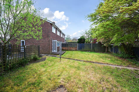 6 Romsey Close (1...