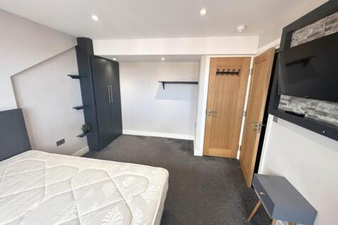 Raincliffe Grove (Room 3), East End Park, Leeds photo 5