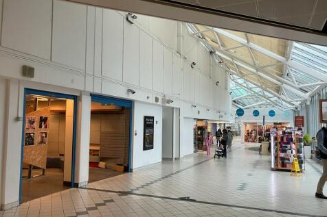 Retail Property (high street) to rent Image 3