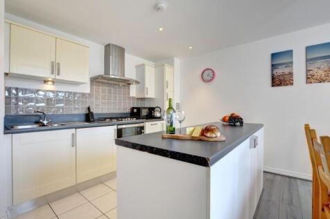 3-bed flat on North Road, Brighton, £2,750/mo