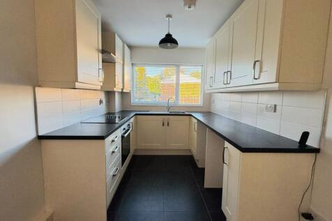 Sedley Close, Rainham photo 3