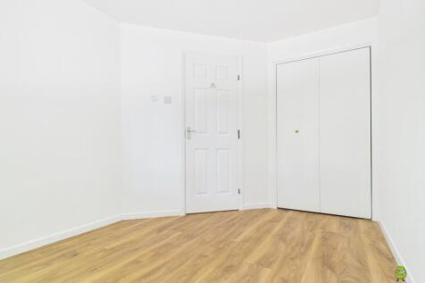 4 Heathlee Road, Crayford, Dartford photo 4