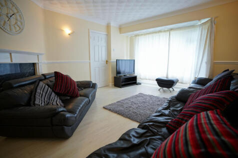6-bed house on Patterdale Drive, Loughborough, £3,120/mo