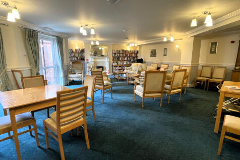 Residents Lounge a.JPG